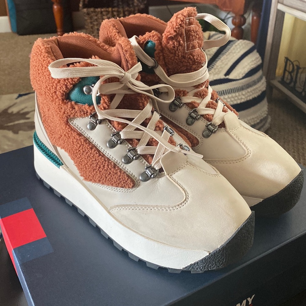 Tommy Hilfiger boots